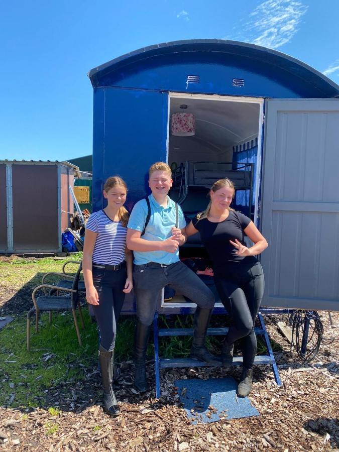 B&B Boerderij Rust, In Pipowagens! Den Helder Kültér fotó