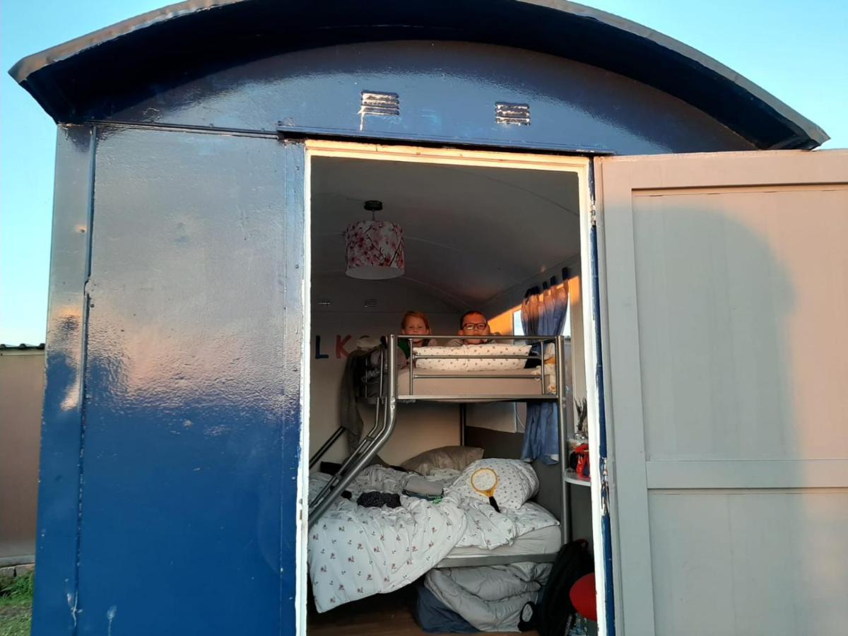 B&B Boerderij Rust, In Pipowagens! Den Helder Kültér fotó