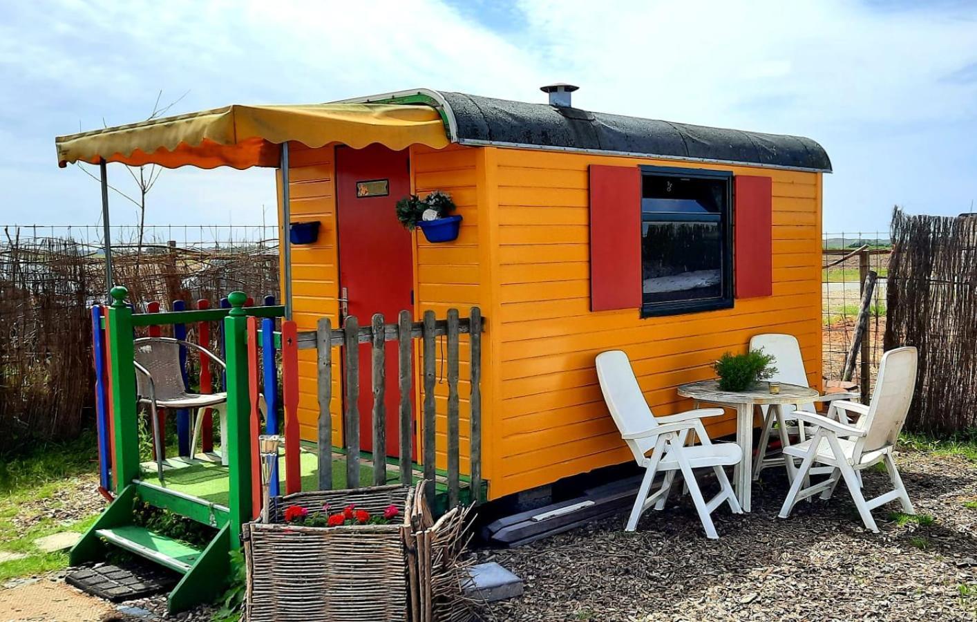 B&B Boerderij Rust, In Pipowagens! Den Helder Kültér fotó